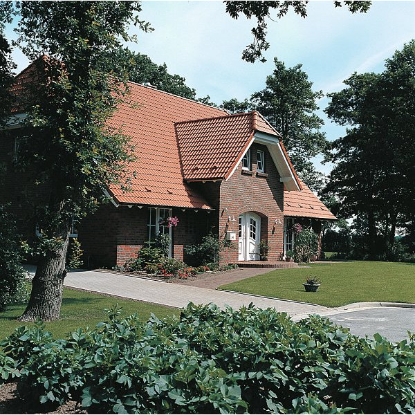 Цементно-піщана черепиця рядова, Doppel-S, Класичний червоний, Braas