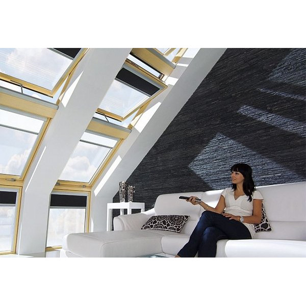 Дерев'яне мансардне вікно, FTP-V U3 Electro/Z-Wave, 78x118, Електричний привід відкривання, Fakro