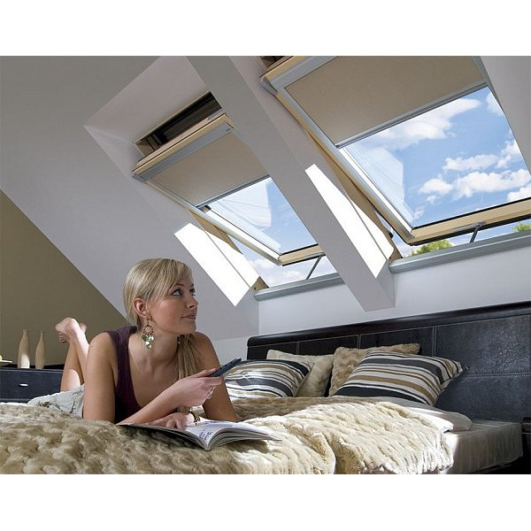 Дерев'яне мансардне вікно, FTU-V U3 Electro/Z-Wave, 94x118, Електричний привід відкривання, Fakro