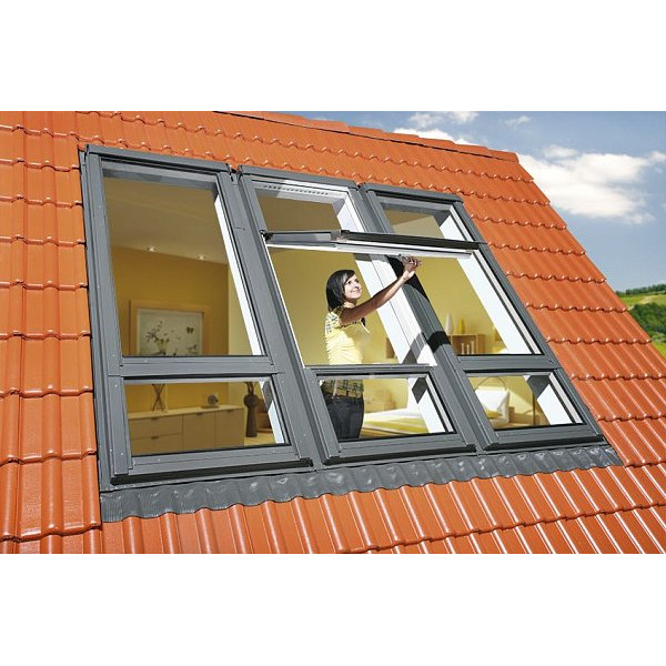 Дерев'яне мансардне вікно з піднесеною віссю повороту створки proSky, FYP-V U3 proSky, 94x140, Середньоворотне відкривання, Fakro