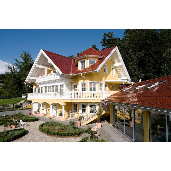 Керамічна черепиця Tondach Biber Amadeus, натуральний червоний