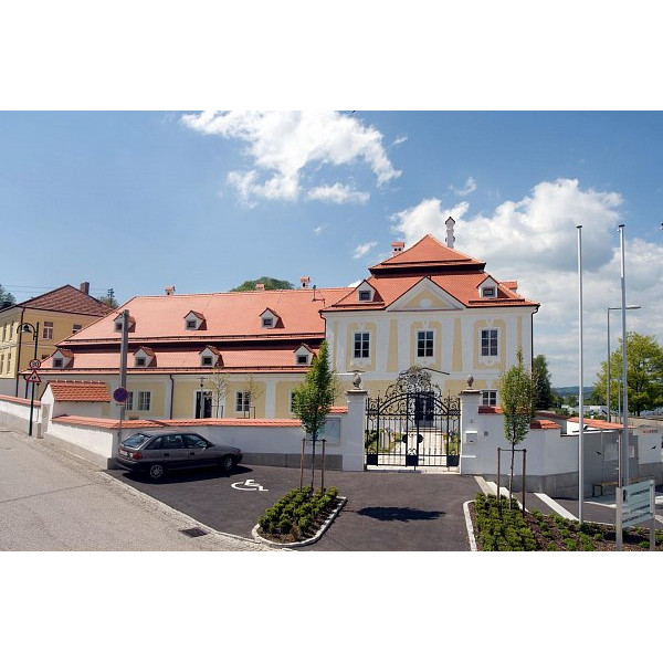 Керамічна черепиця Tondach Biber, натуральний червоний